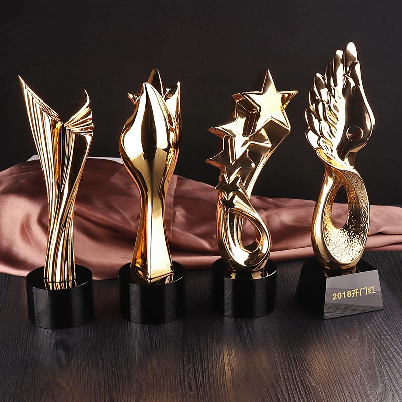 Best Selling Crystal Glass Star Trophy with Metal for Sports Gifts